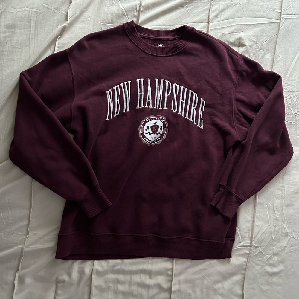 Hollister New Hampshire Crewneck - Women’s XS